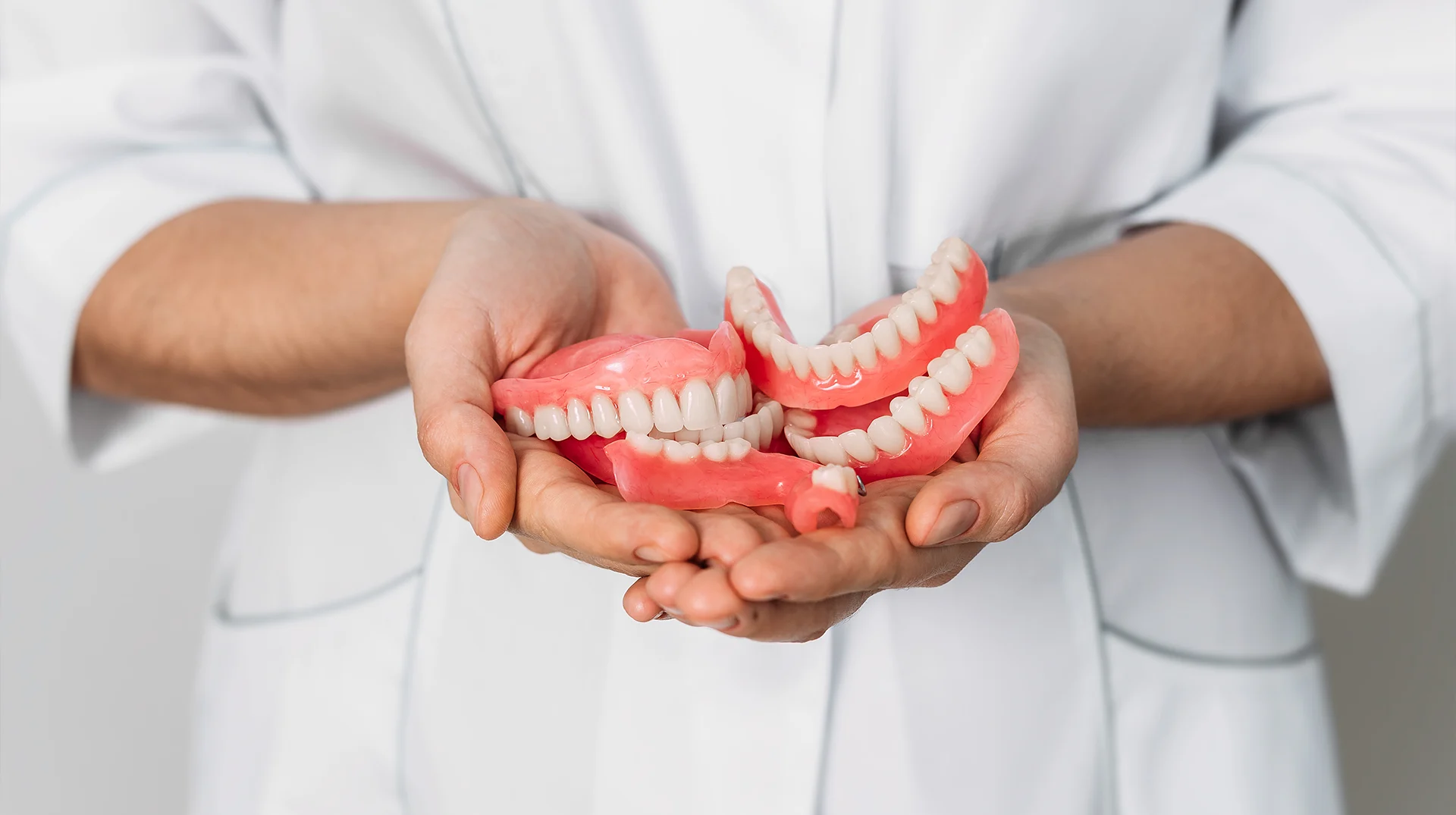 Dental Prosthetics (Types, Benefits, and Choosing the Right Option) 23 dental prosthetics2 Dental Prosthetics (Types, Benefits, and Choosing the Right Option)